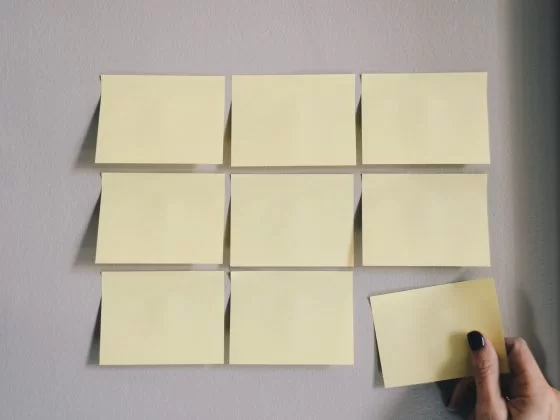 Blank sticky notes representing the process of creating a checklist for ultrasound exam test prep